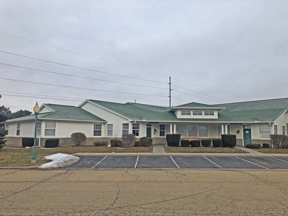 8911 N Prairie Pt, Peoria, IL 61615
